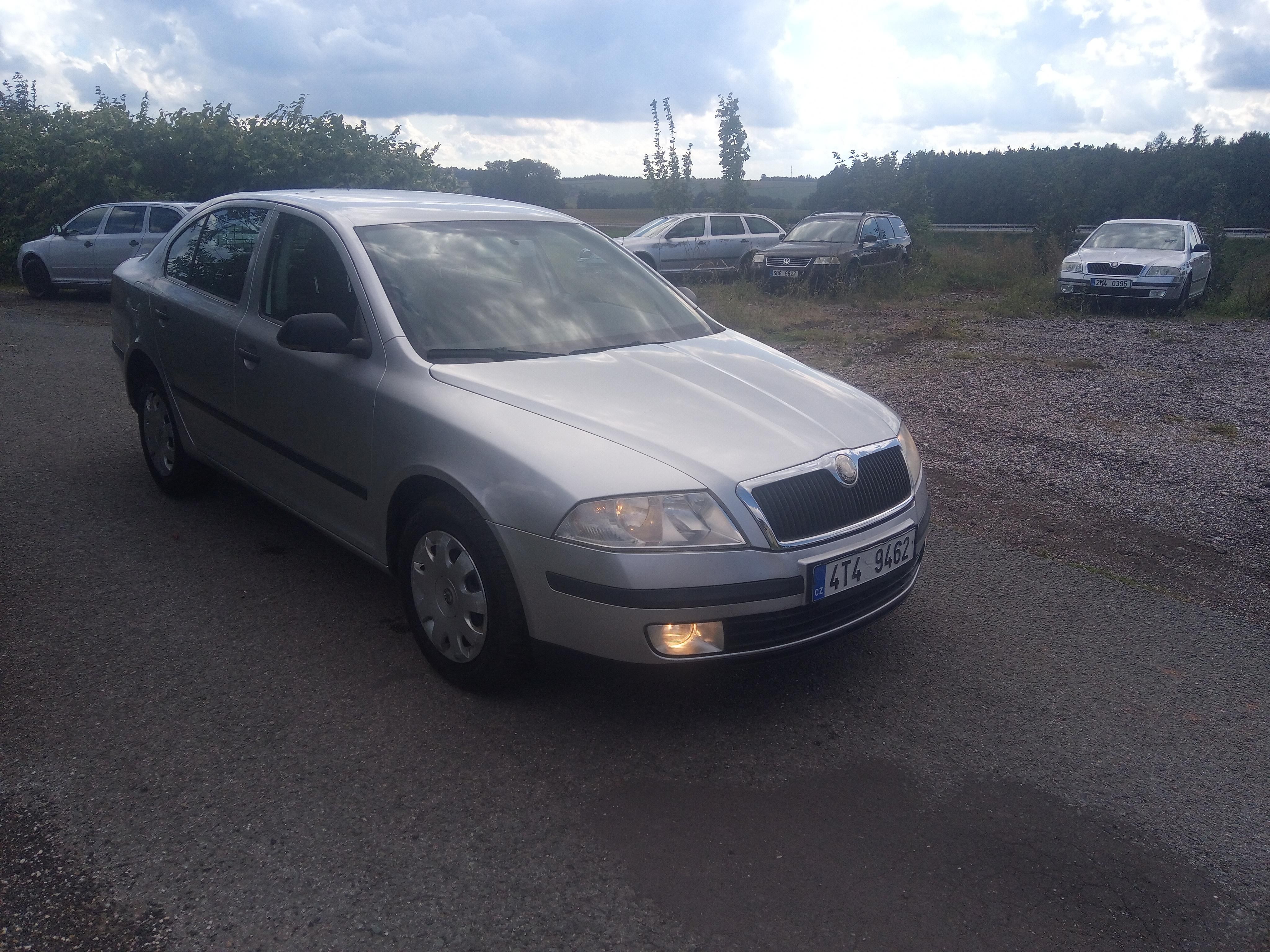Škoda Octavia, 1,8 TSi - serviska - fotka 3