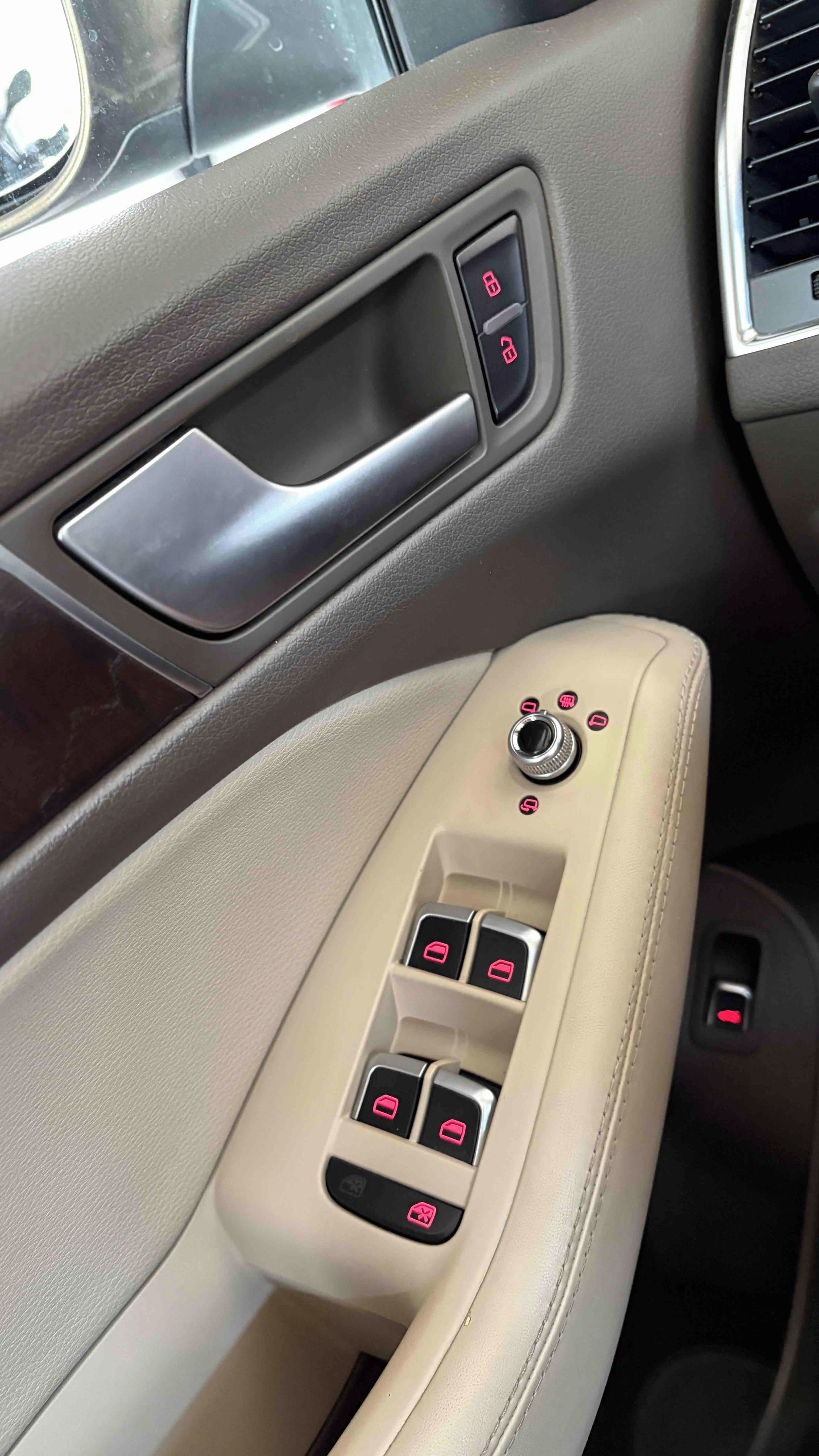 Audi Q5, AUDI Q5 2.0TDI 140 Kw - fotka 4