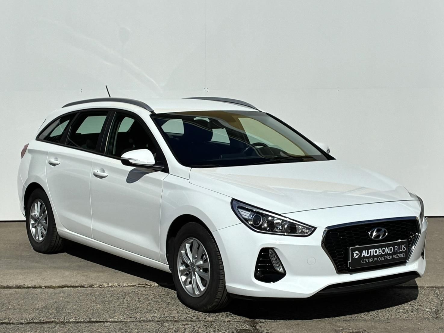 Hyundai i30, 1-0 T-GDI 88kW Trikolor - fotka 6
