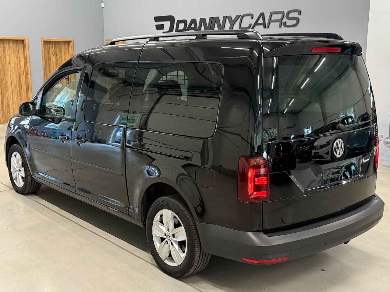 Volkswagen Caddy, Maxi 2.0TDI, BI-XENON, NAVI - fotka 2