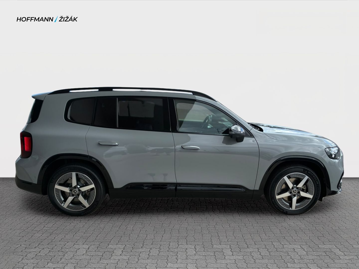 Mercedes-Benz GLB, 220 4MATIC - fotka 3