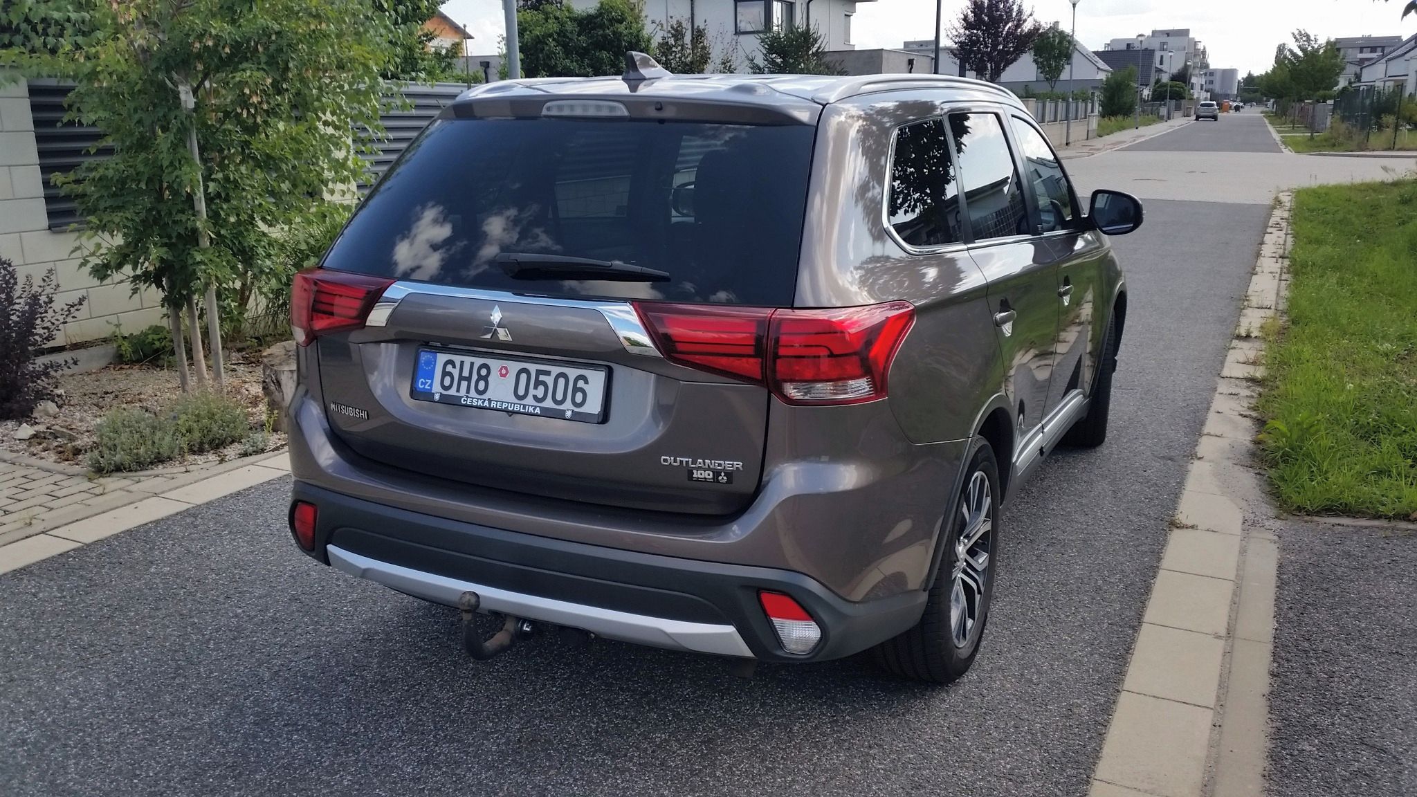 Mitsubishi Outlander, 2.2 DI-D 4x4 původ ČR 7 míst - fotka 4