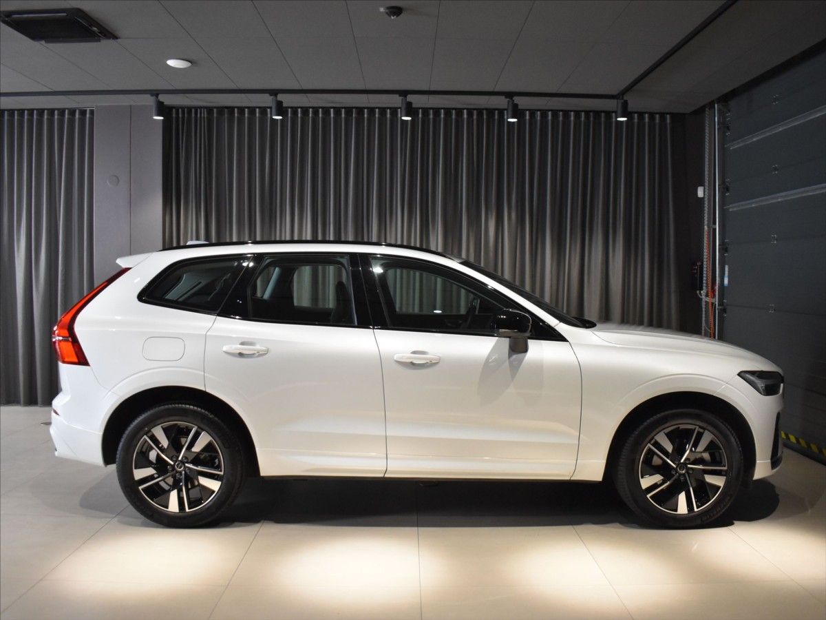 Volvo XC60, 2,0 B5 AWD PLUS BLIS,Bezklíč - fotka 3