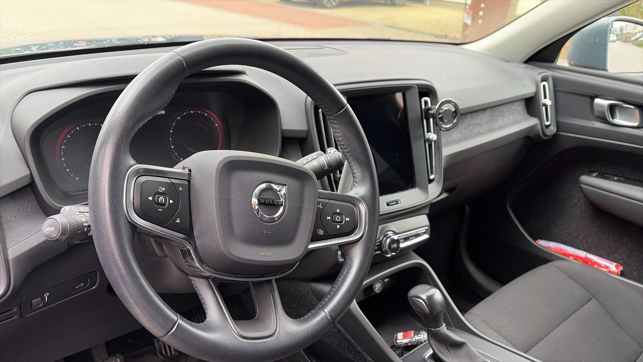 Volvo XC40, Volvo XC40 T2 manual - fotka 6