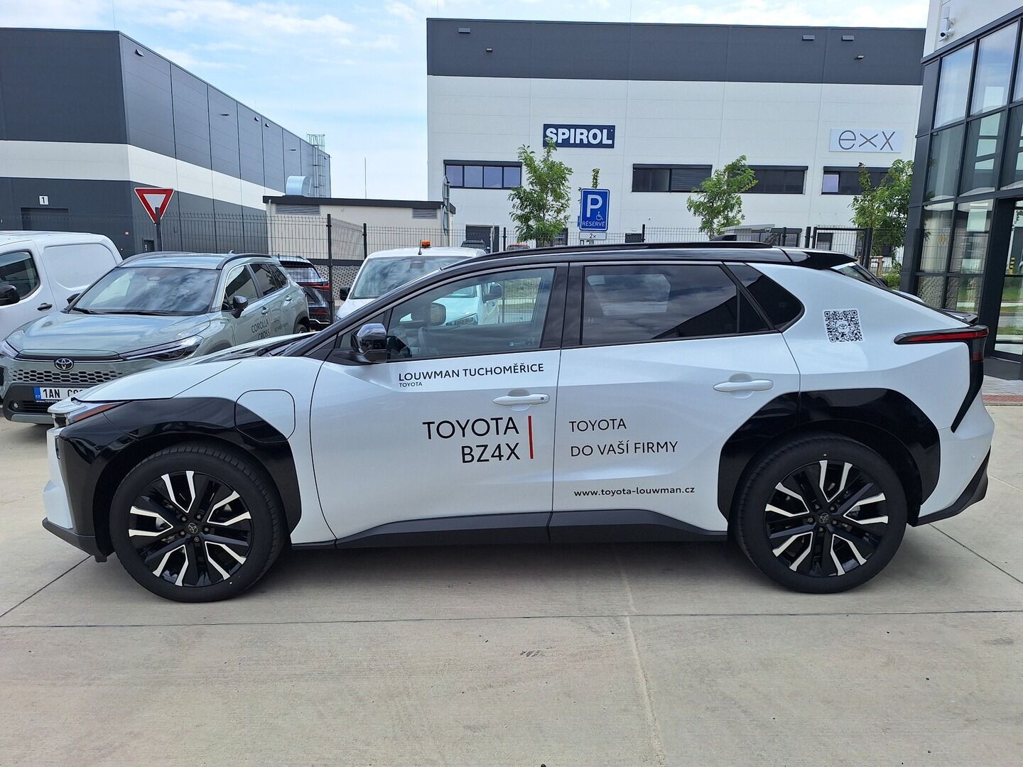 Toyota bZ4X, Executive VIP - fotka 4