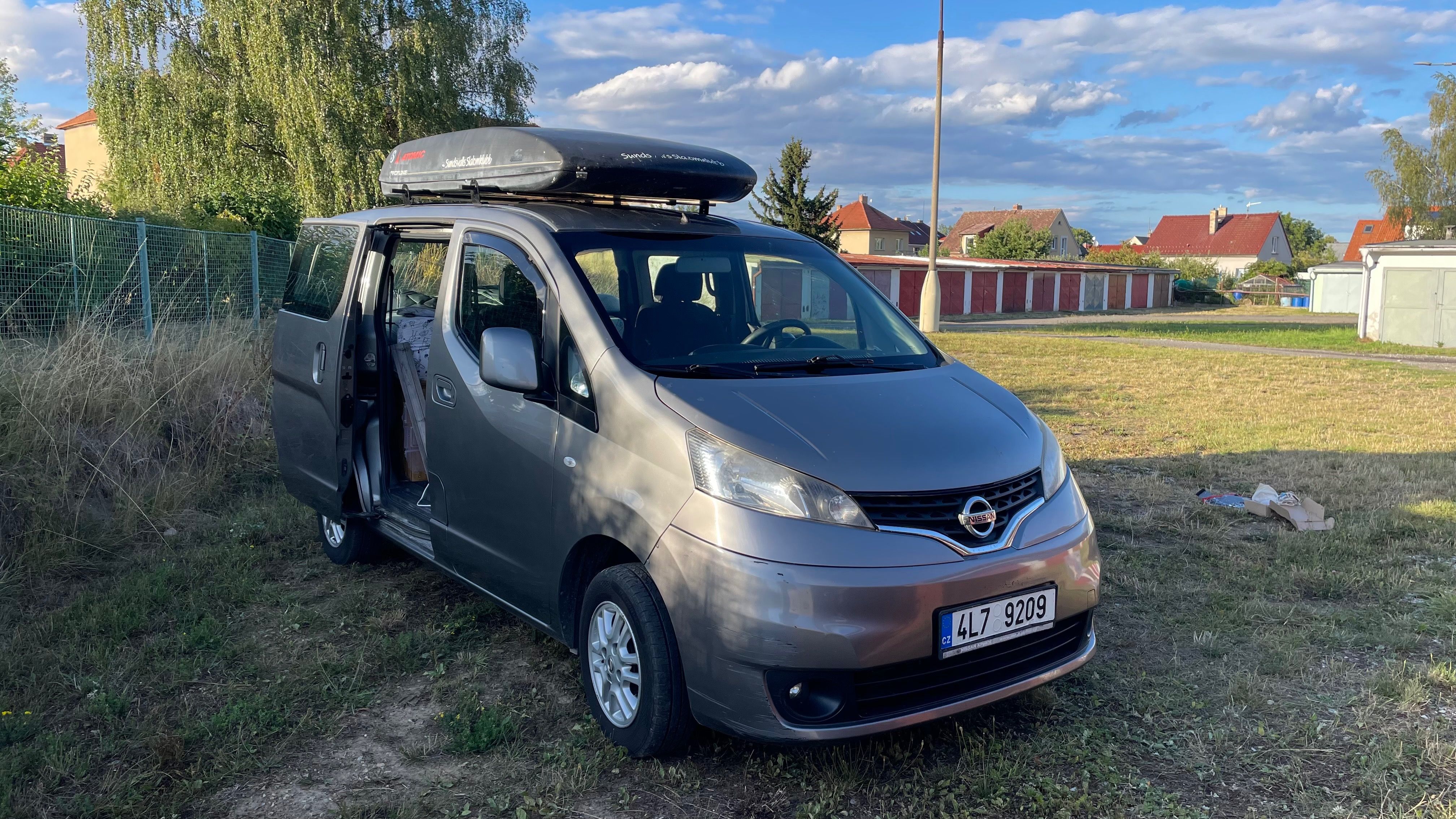 Nissan NV200, S OBYTNOU PŘESTAVBOU