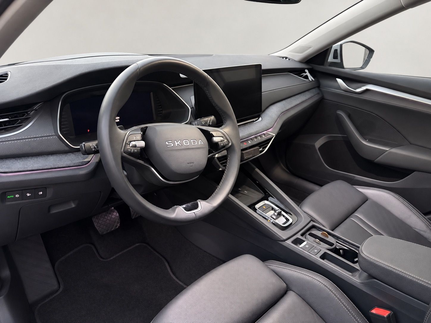 Škoda Octavia, 2.0 TDI DSG Exclusive Select - fotka 5