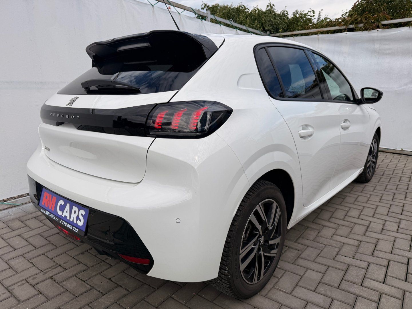 Peugeot 208, 1,2 *AUTOMAT*ČR*ZÁRUKA*1.Maj* - fotka 4