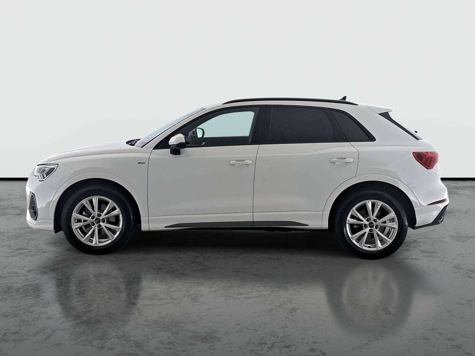 Audi Q3, 35 TFSI, S line - fotka 3