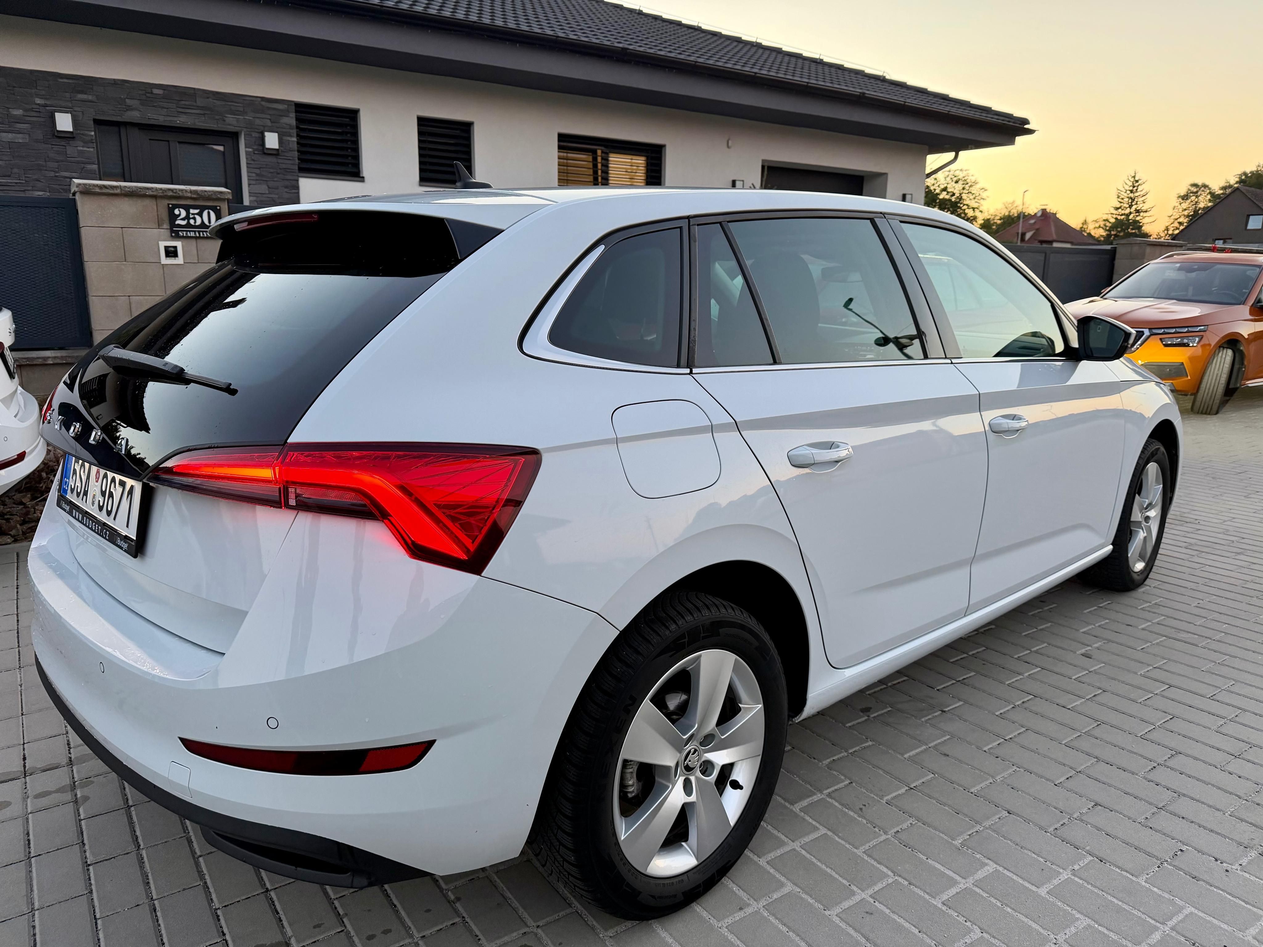Škoda Scala, 1.0 TSI 81.kw Style Plus - fotka 3