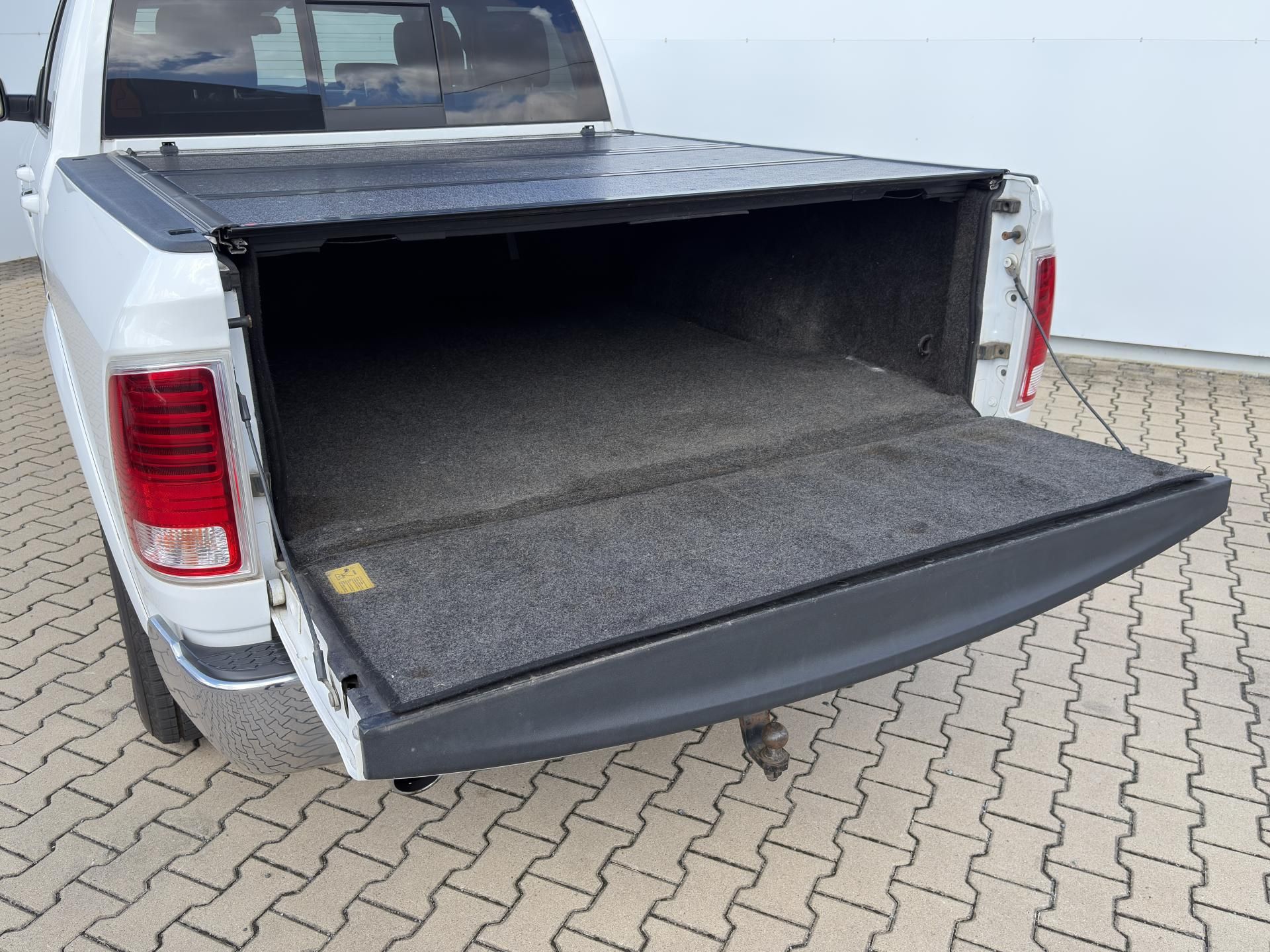 RAM 1500, Laramie V8 HEMI - fotka 6