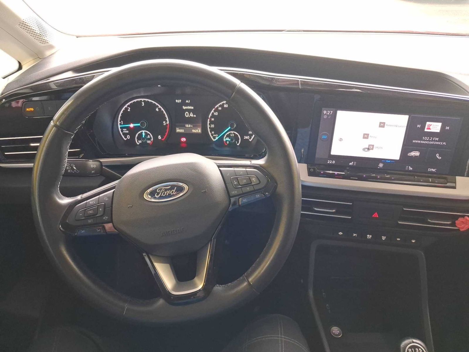 Ford Tourneo Connect, 2.0 EcoBlue, Titanium, 5Míst - fotka 3