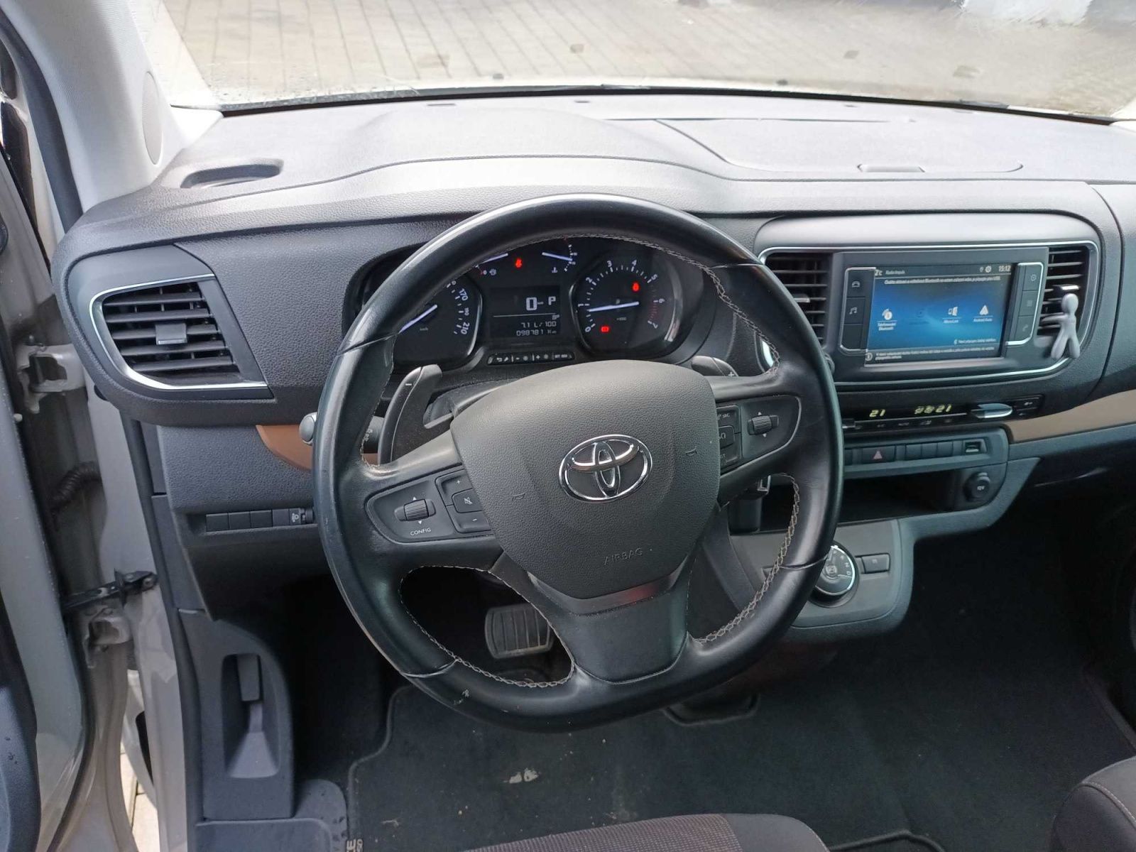 Toyota Proace Verso, 2.0 D-4D, ČR, 1Maj, Automat - fotka 3