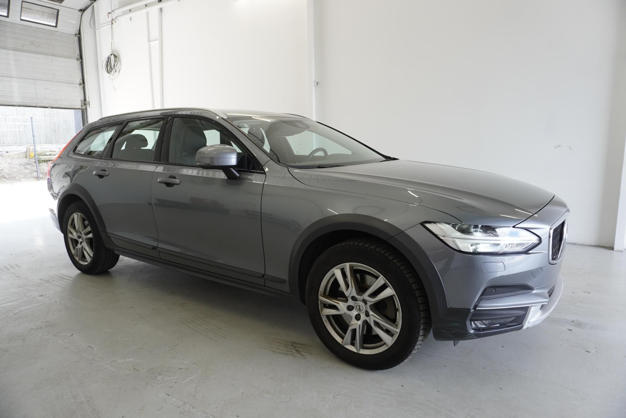 Volvo V60, CROSS COUNTRY  2,0 D4 AWD AUT. - fotka 3