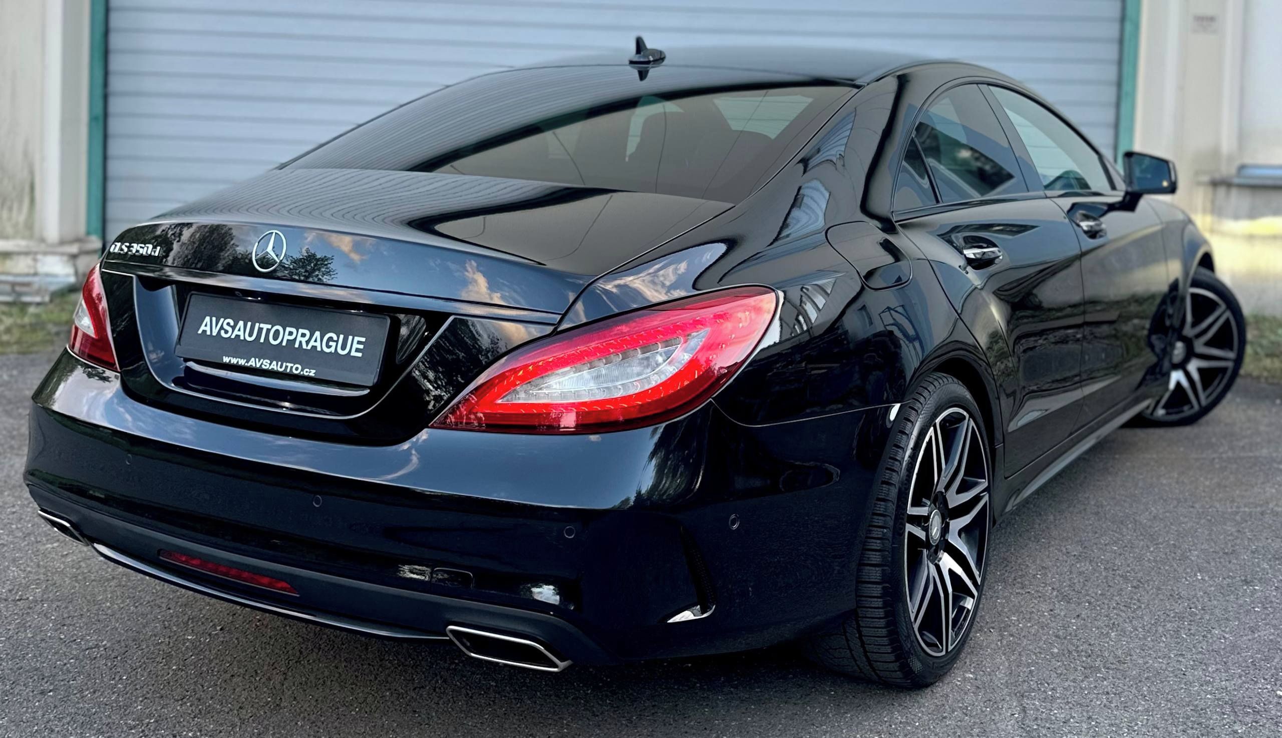 Mercedes-Benz CLS, 350D 3.0 V6 190KW AMGLINE C218 - fotka 4