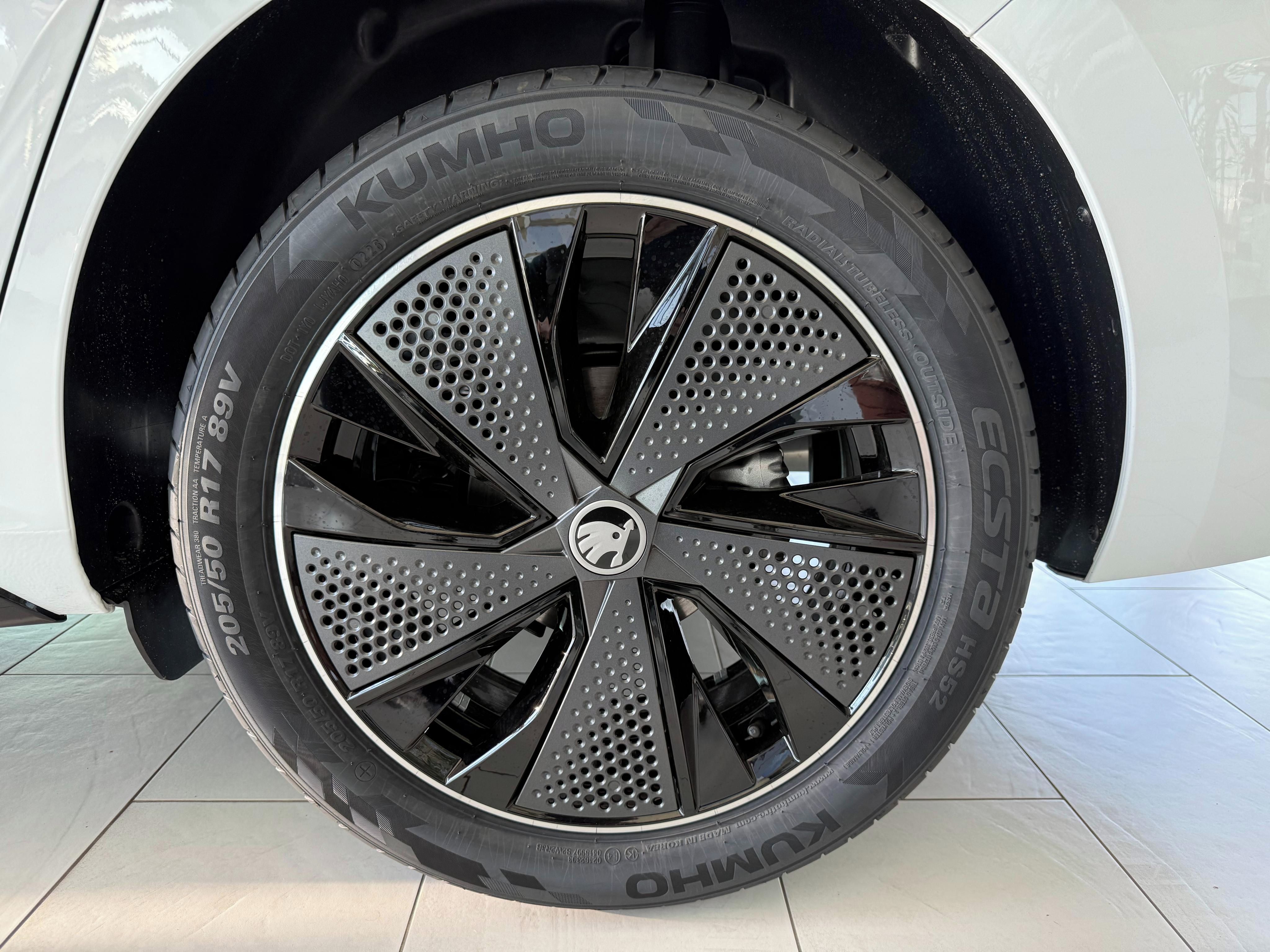 Škoda Scala, Monte Carlo 1,0 TSI 85 kW - fotka 4