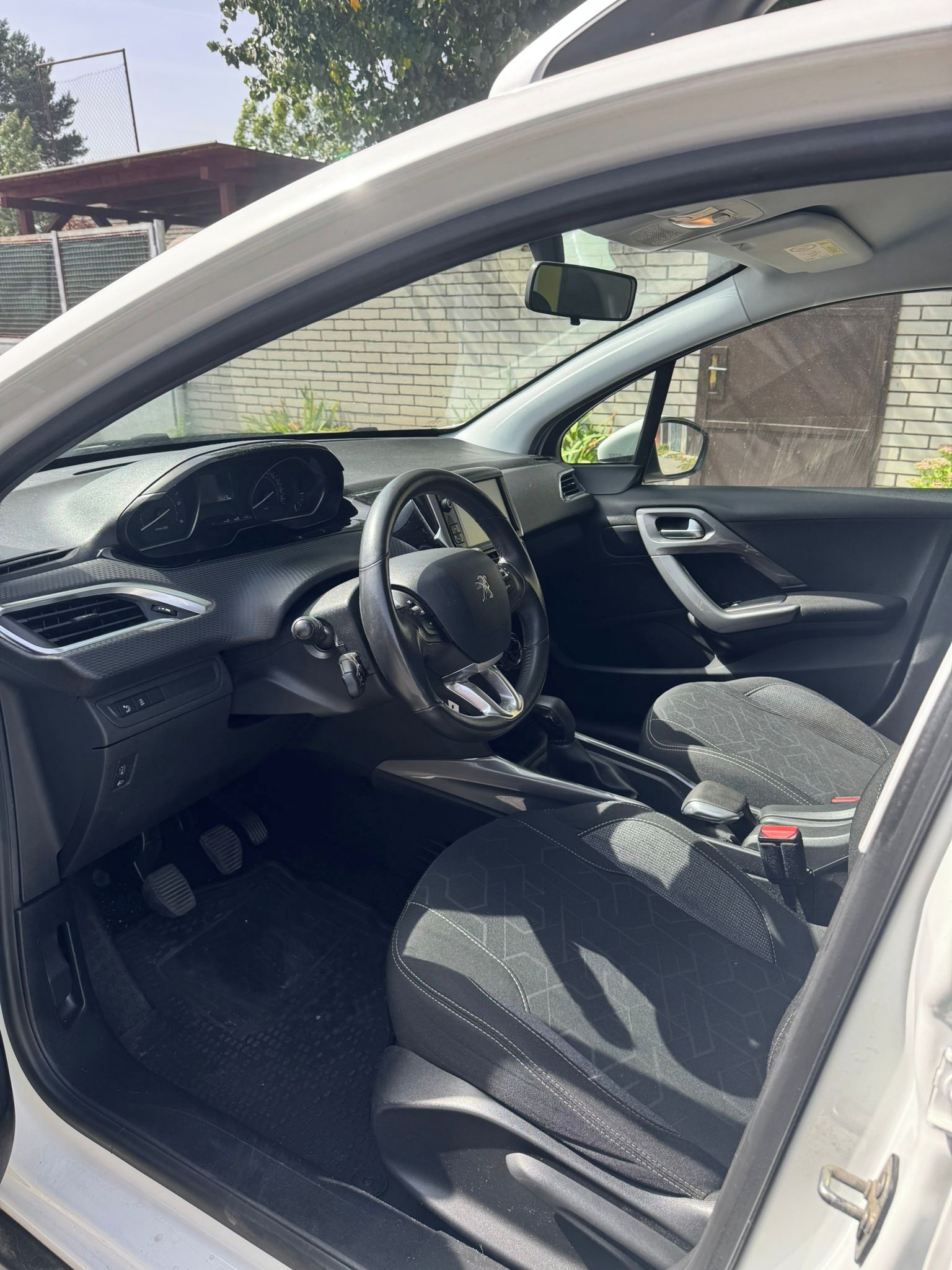 Peugeot 2008, 1.6 73kw - fotka 6