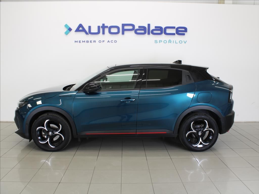 Alfa Romeo Junior, 1,2 Hybrid 145k.PANO.El.sed.ČR - fotka 5