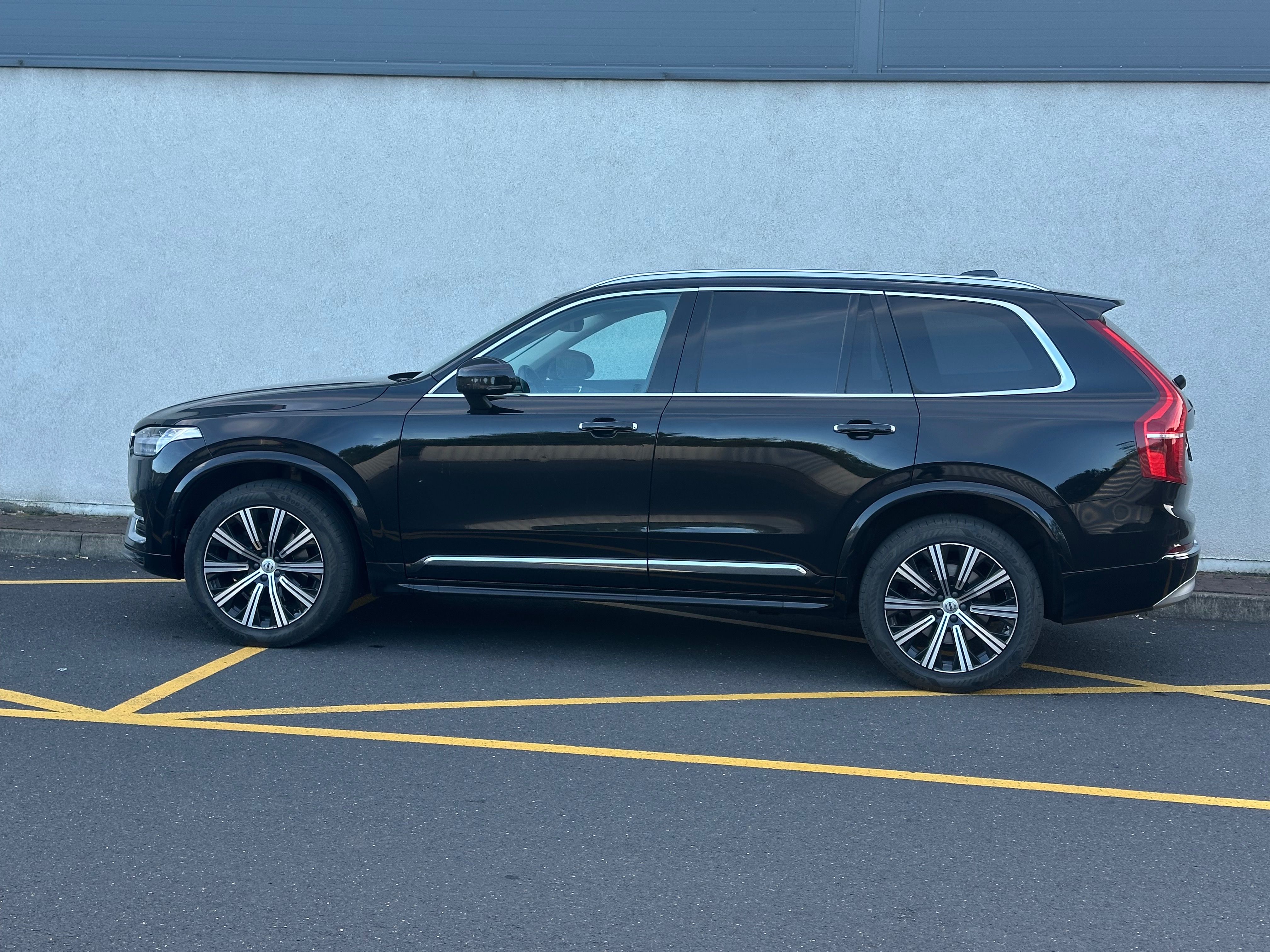 Volvo XC90, 173kw,inscrip,vzduch,1majčrDPH - fotka 6