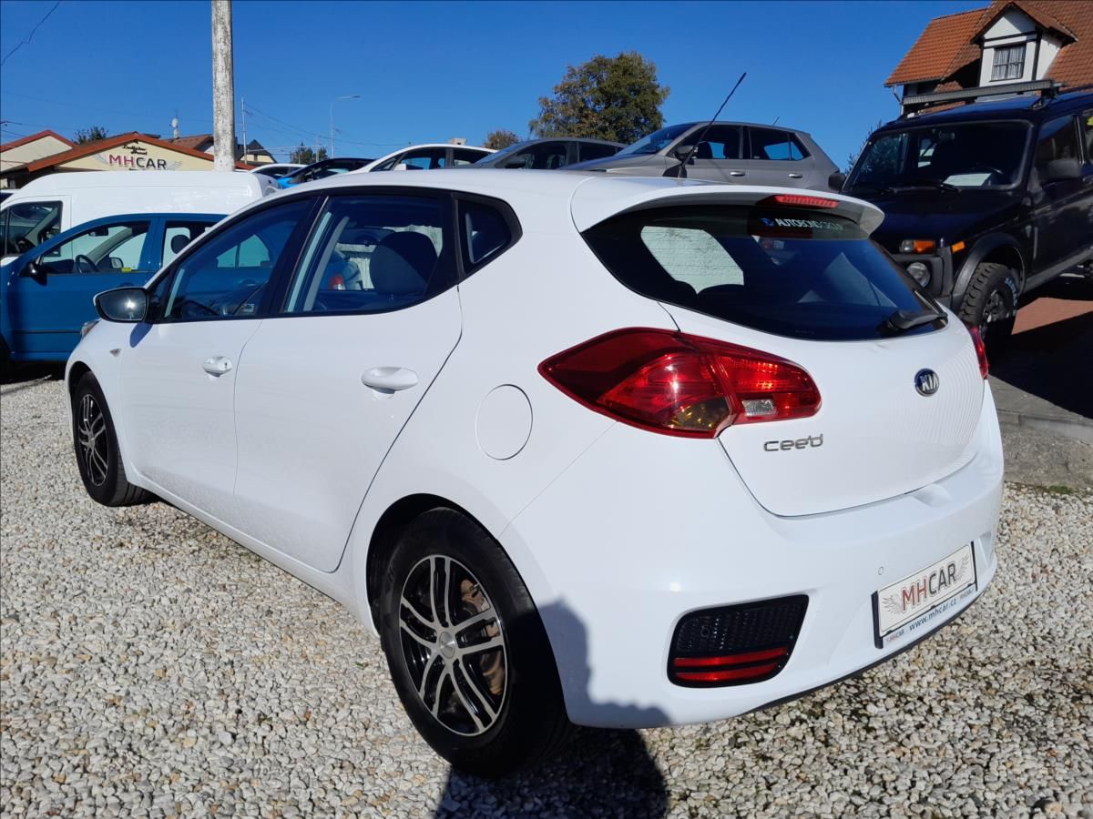 Kia Cee´d, 1,6i 99kW - fotka 5