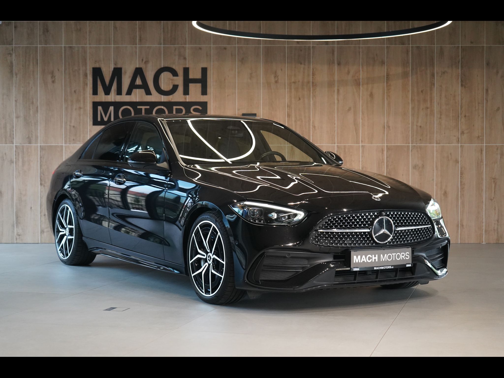 Mercedes-Benz Třídy C, 300d 4MATIC AMG, Panorama, HUD - fotka 4
