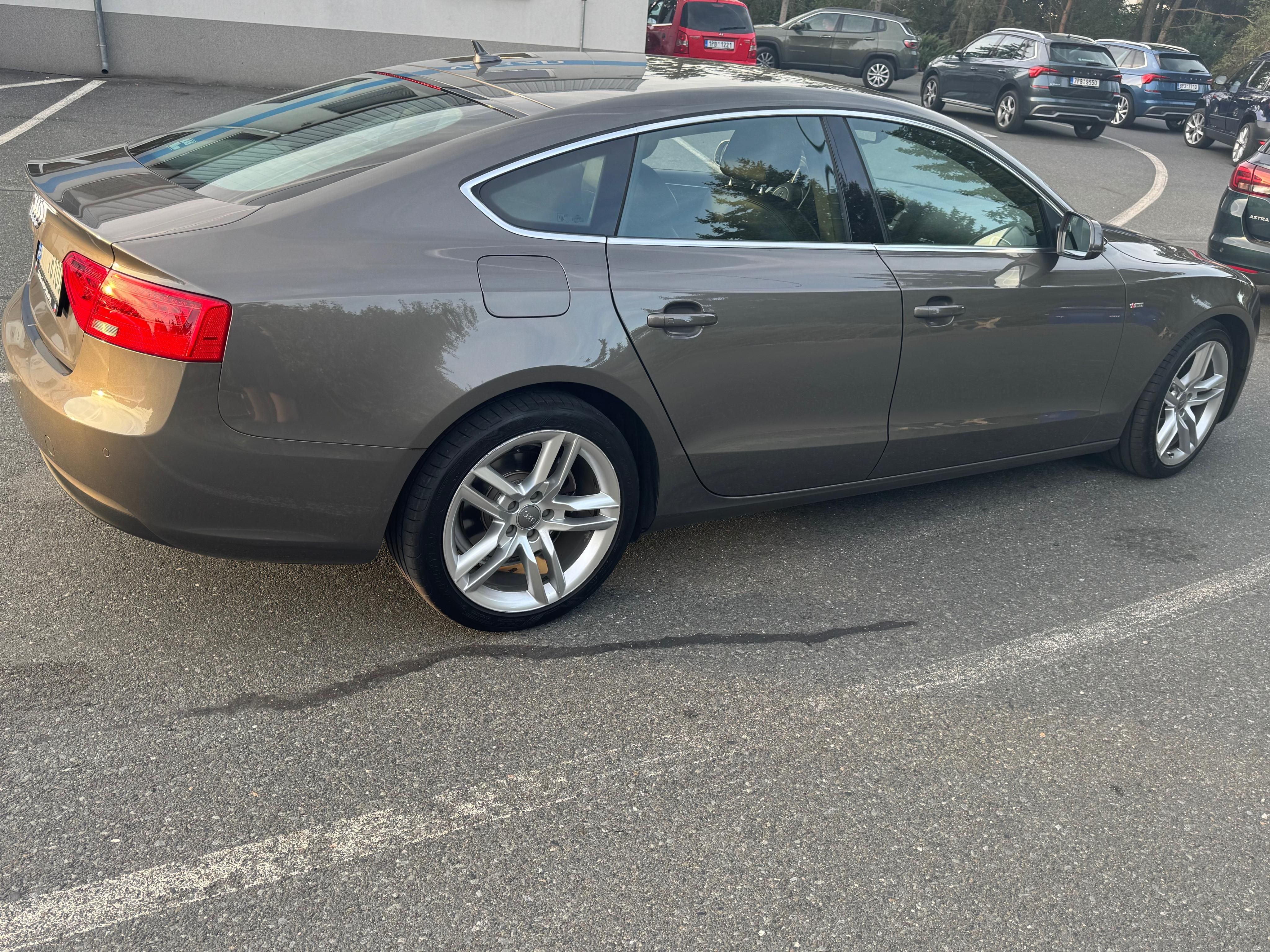 Audi A5, 2.0tdi  2x S-LINE TOP STAV - fotka 3