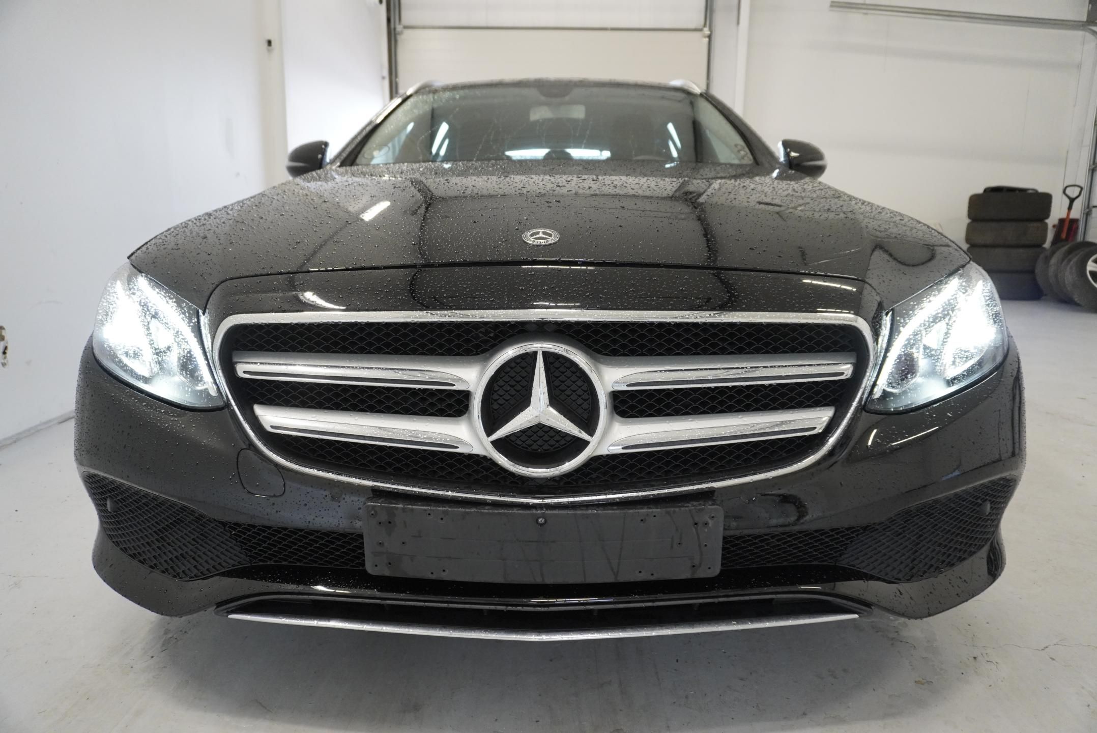 Mercedes-Benz Třídy E, E220D AUTOMAT - fotka 2