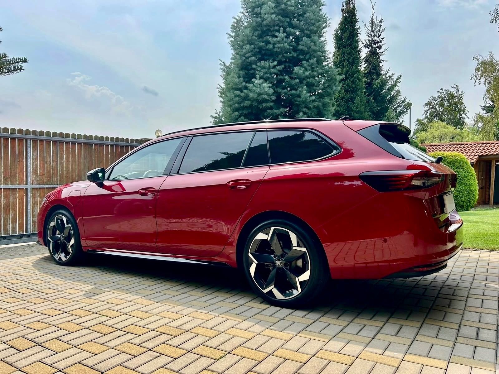 Škoda Superb, Sportline iV - fotka 4