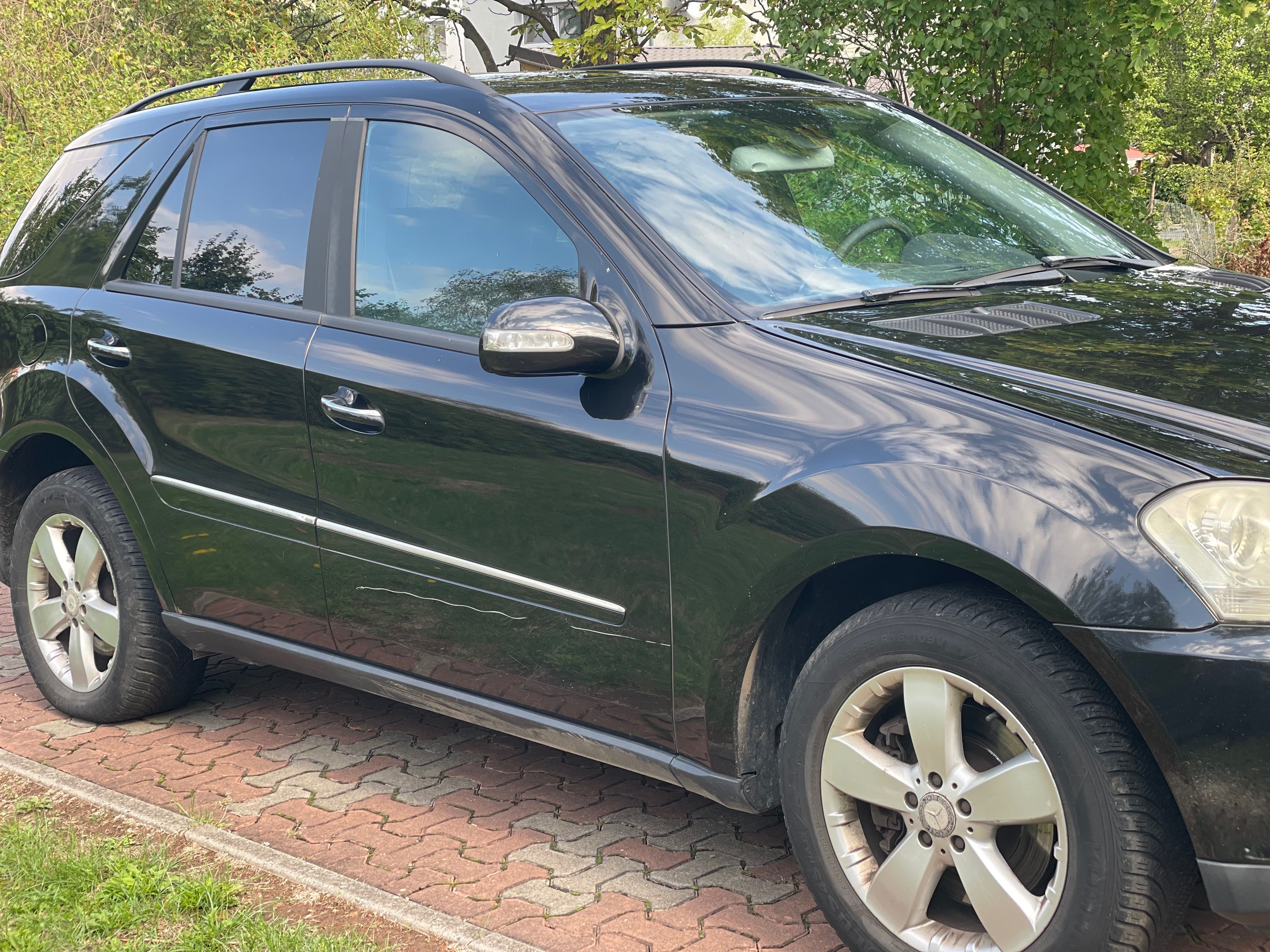 Mercedes-Benz ML, Mercedes-Benz ML500 W164 V8 5. - fotka 3