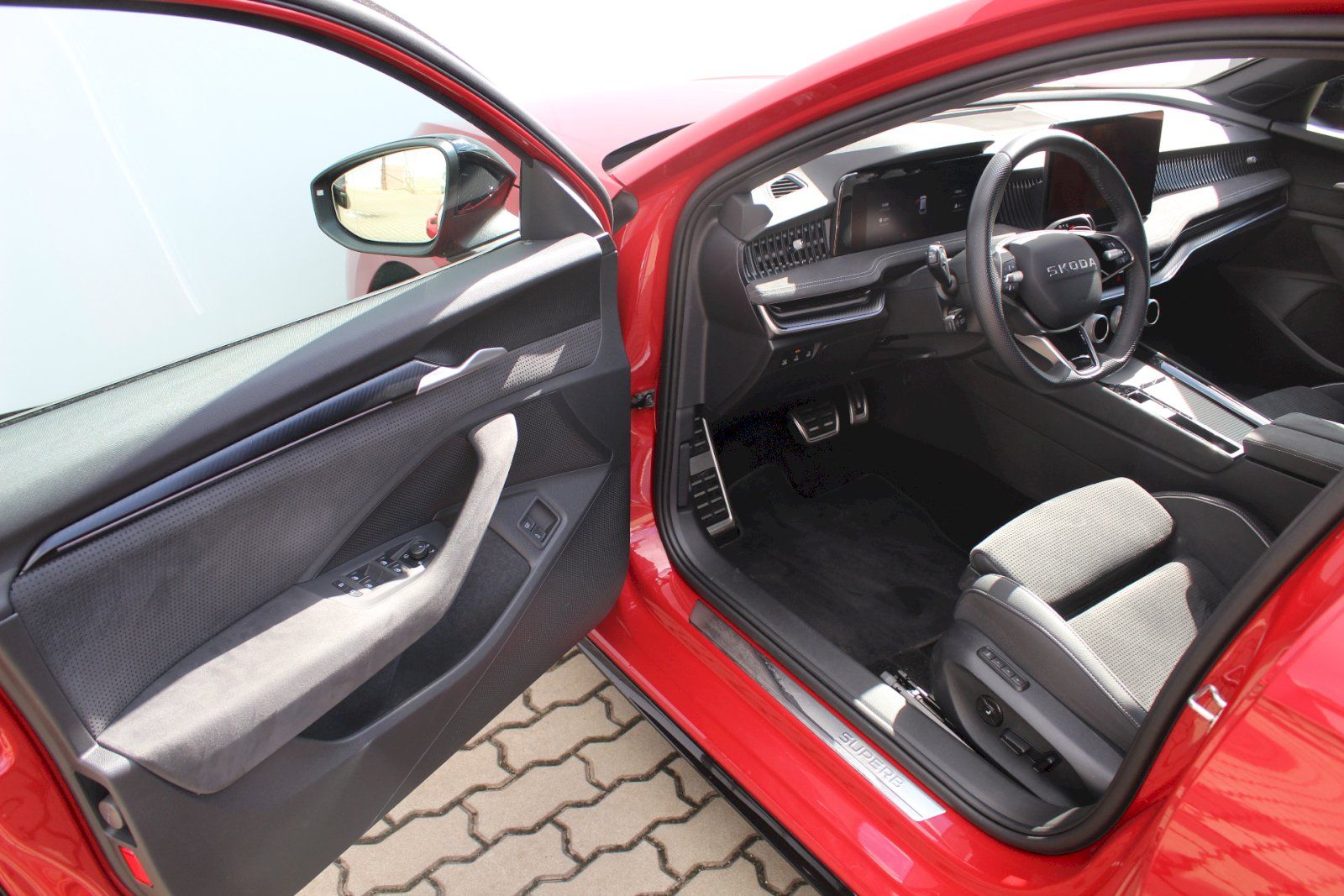 Škoda Superb, Combi iV 1.5 TSI 150kW DSG - fotka 6