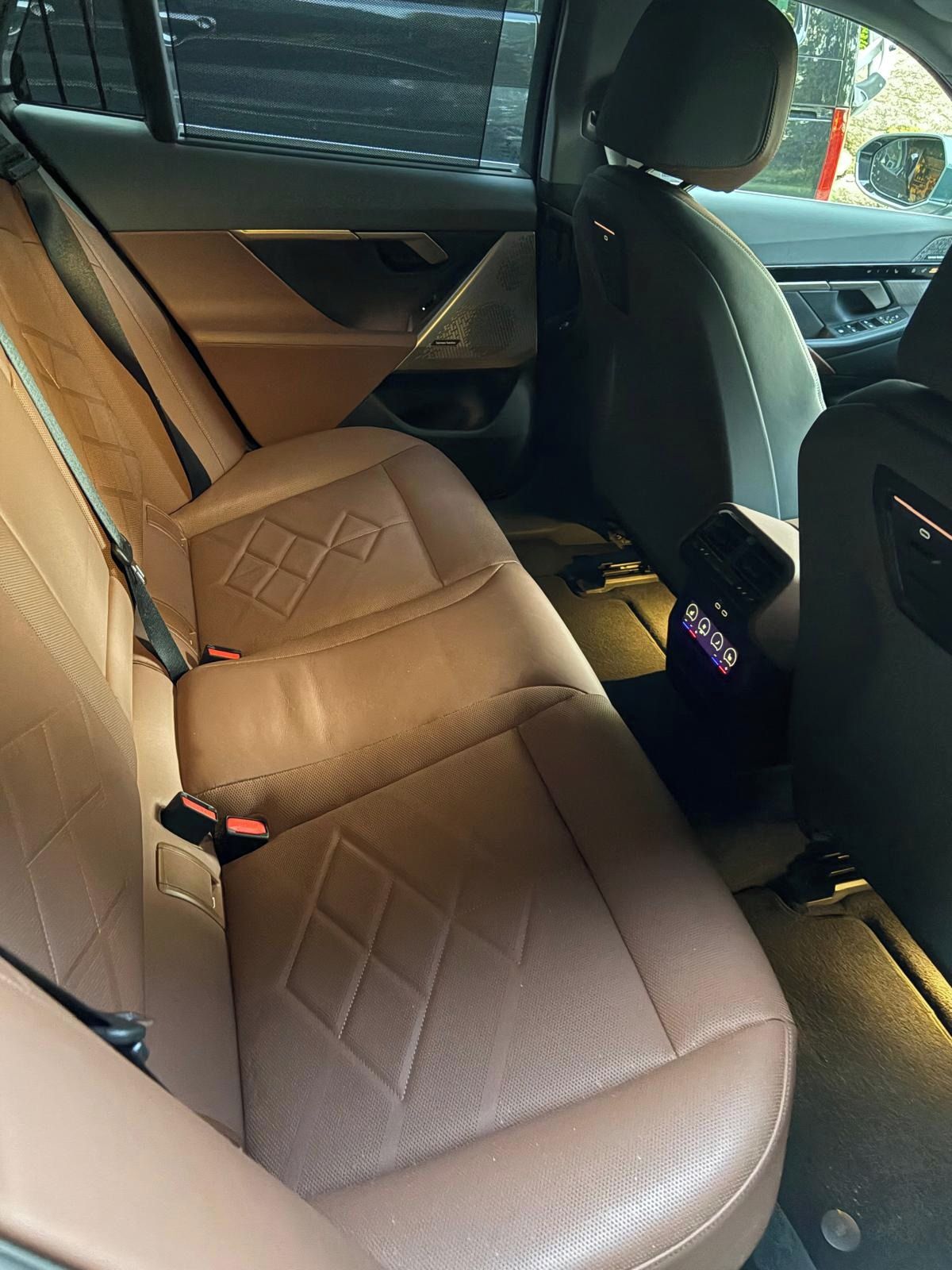 BMW Řada 5, 520d xDrive Touring - fotka 4