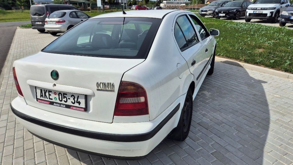Škoda Octavia, Škoda Octavia 1.6 74kw - fotka 6