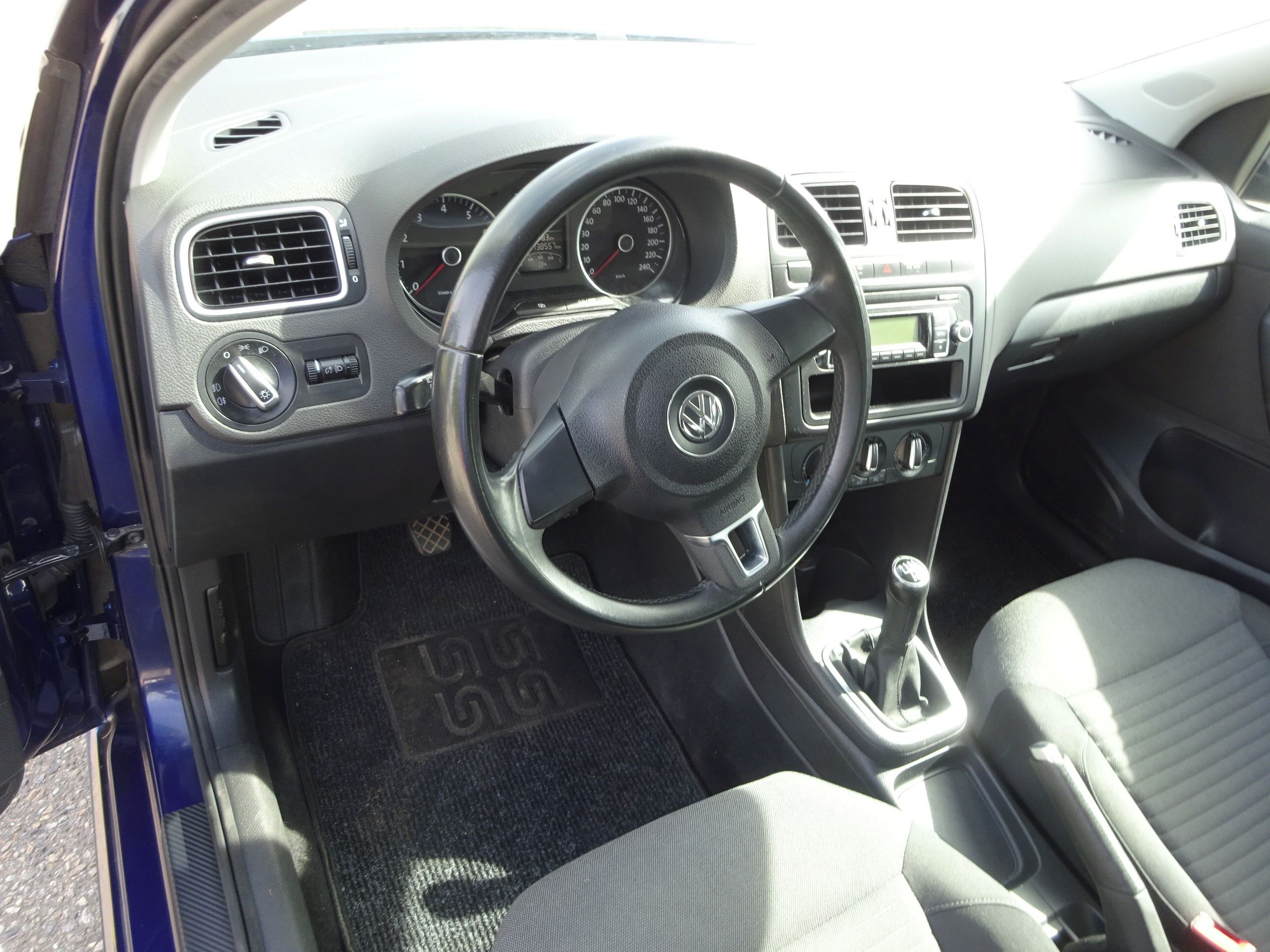 Volkswagen Polo, 1.2i (51 KW) klima - fotka 5