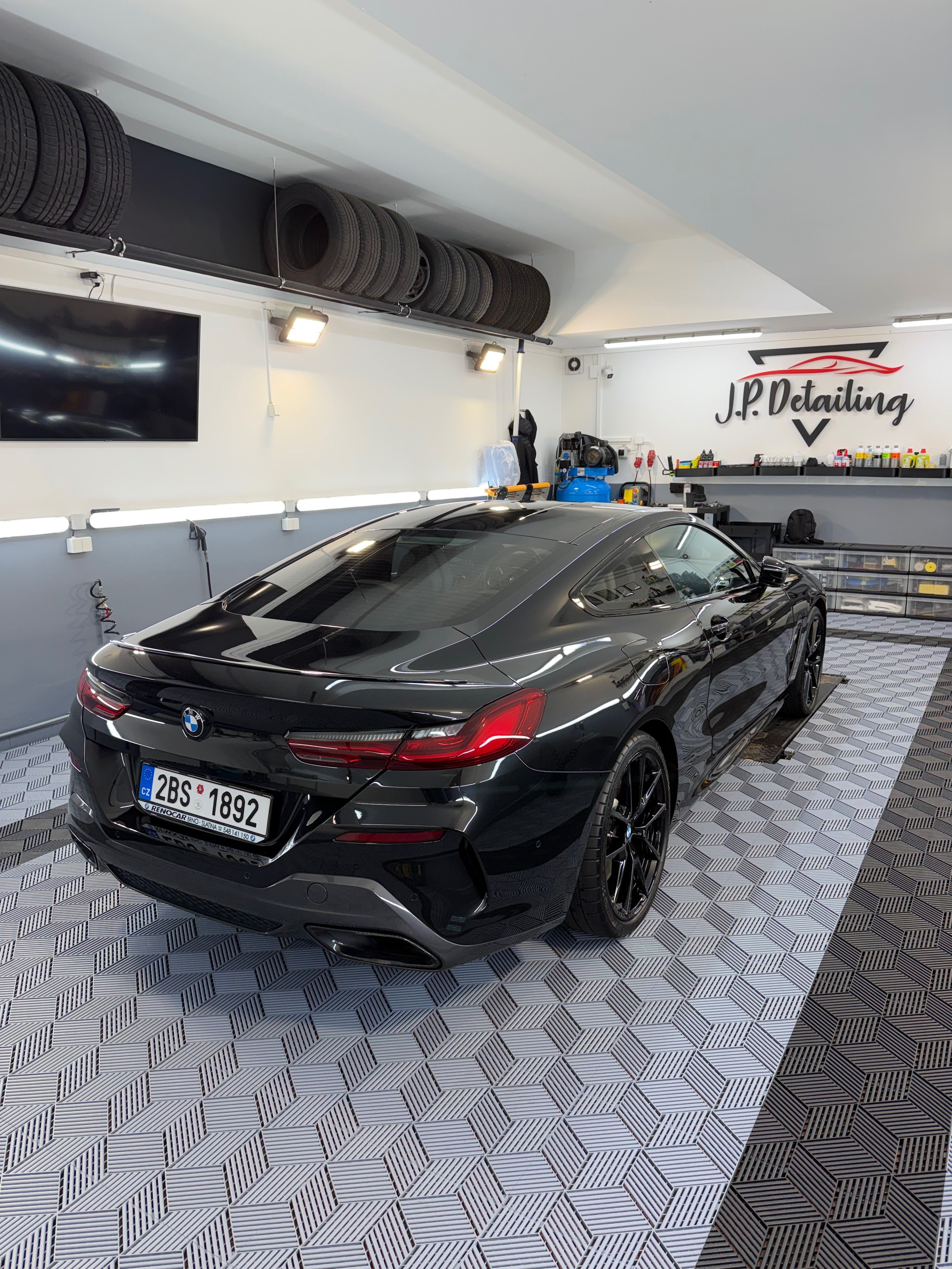 BMW Řada 8, BMW 840D XDRIVE - fotka 3