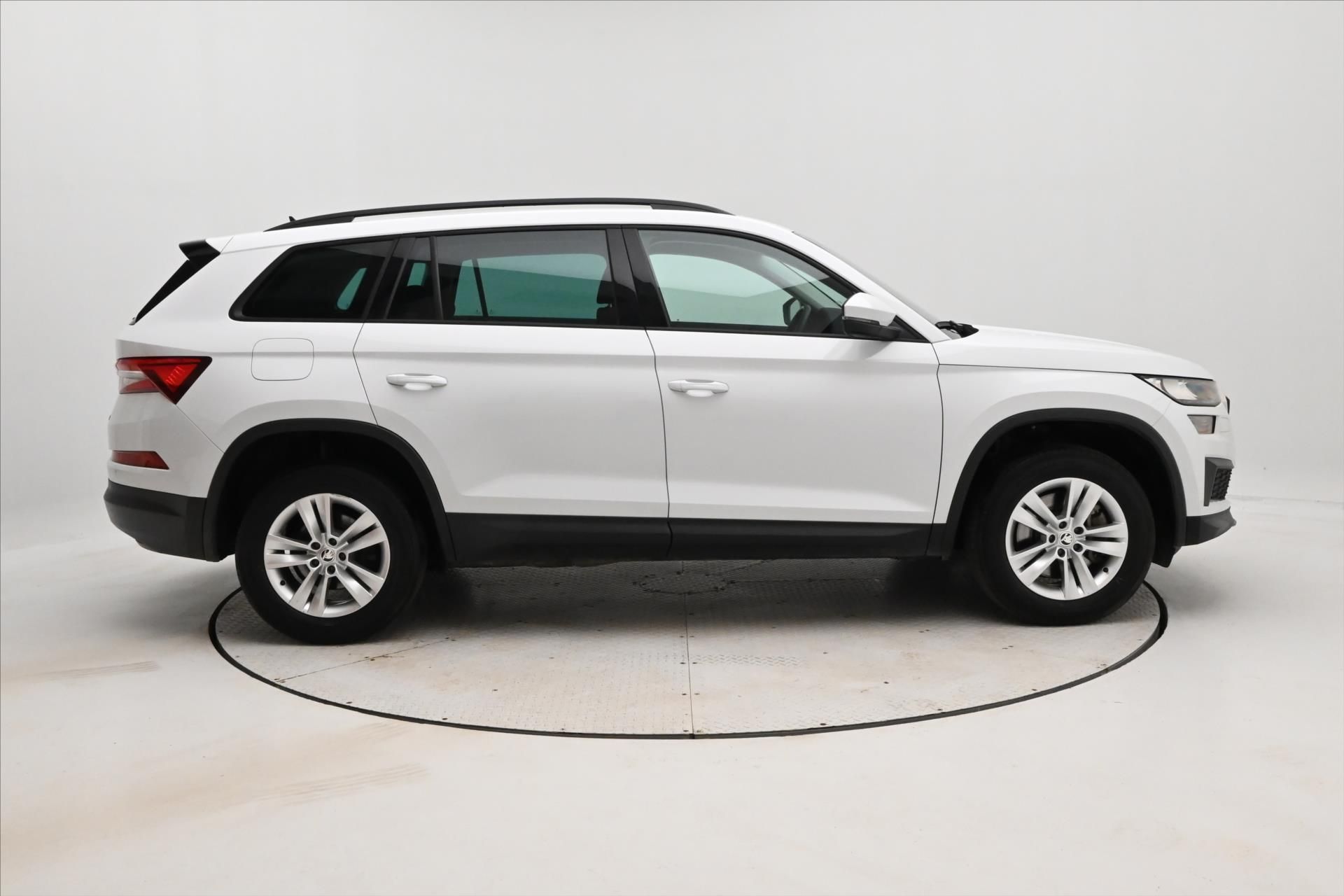 Škoda Kodiaq, 2,0 TDI 110kW DSG 4x4 TAŽNÉ Zá - fotka 4