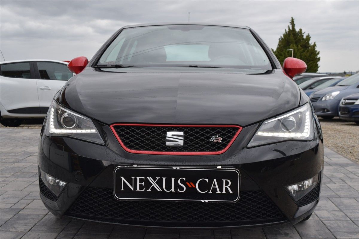 Seat Ibiza, 1,2 i 66KW FR-LINE NÍZKÉ KM - fotka 2
