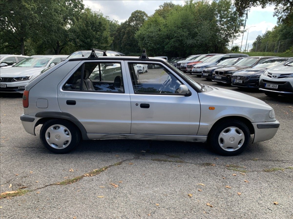 Škoda Felicia, 1,3 LXi - RUČNÍ ŘÍZENÍ - fotka 4