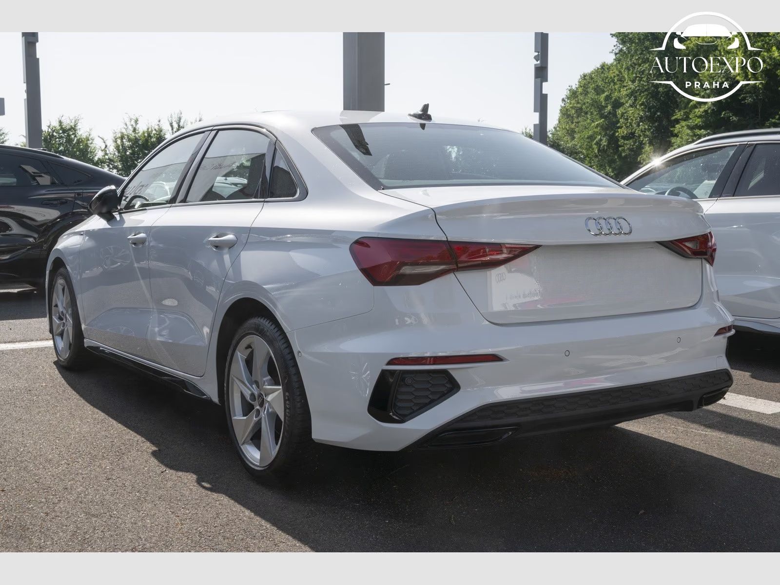 Audi A3, Limousine 35 TDI S line - fotka 4