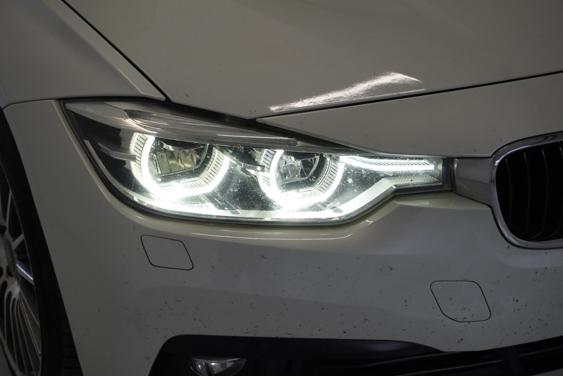 BMW Řada 3, 320i 135kW AUTOMAT - fotka 4