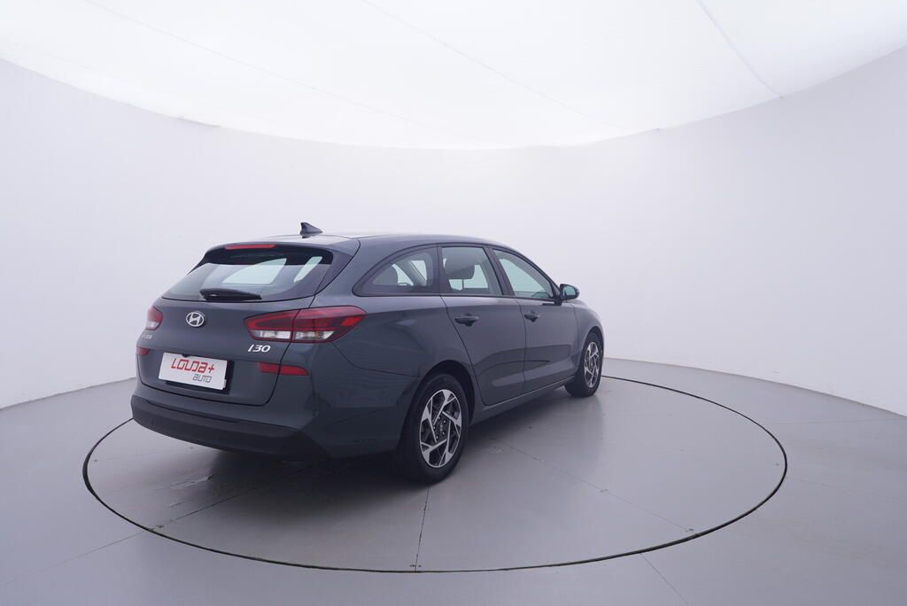 Hyundai i30, Comfort 1.0 GDI 73 kW - fotka 5