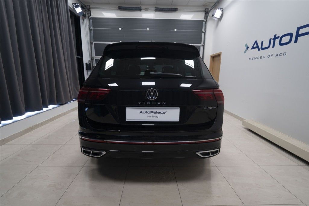 Volkswagen Tiguan, 1,4 TSI DSG eHYBRID R-LINE ČR - fotka 5