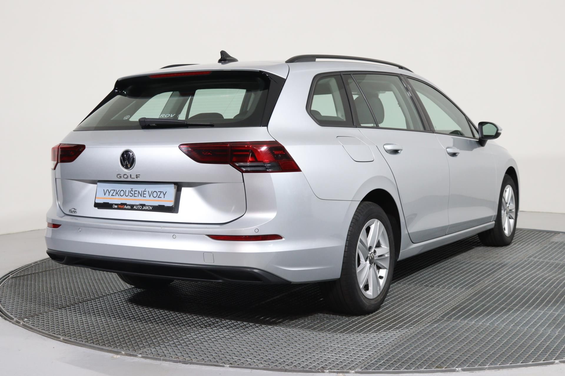 Volkswagen Golf Variant, Life 1,0 TSI 81kW/ LED, ACC - fotka 2