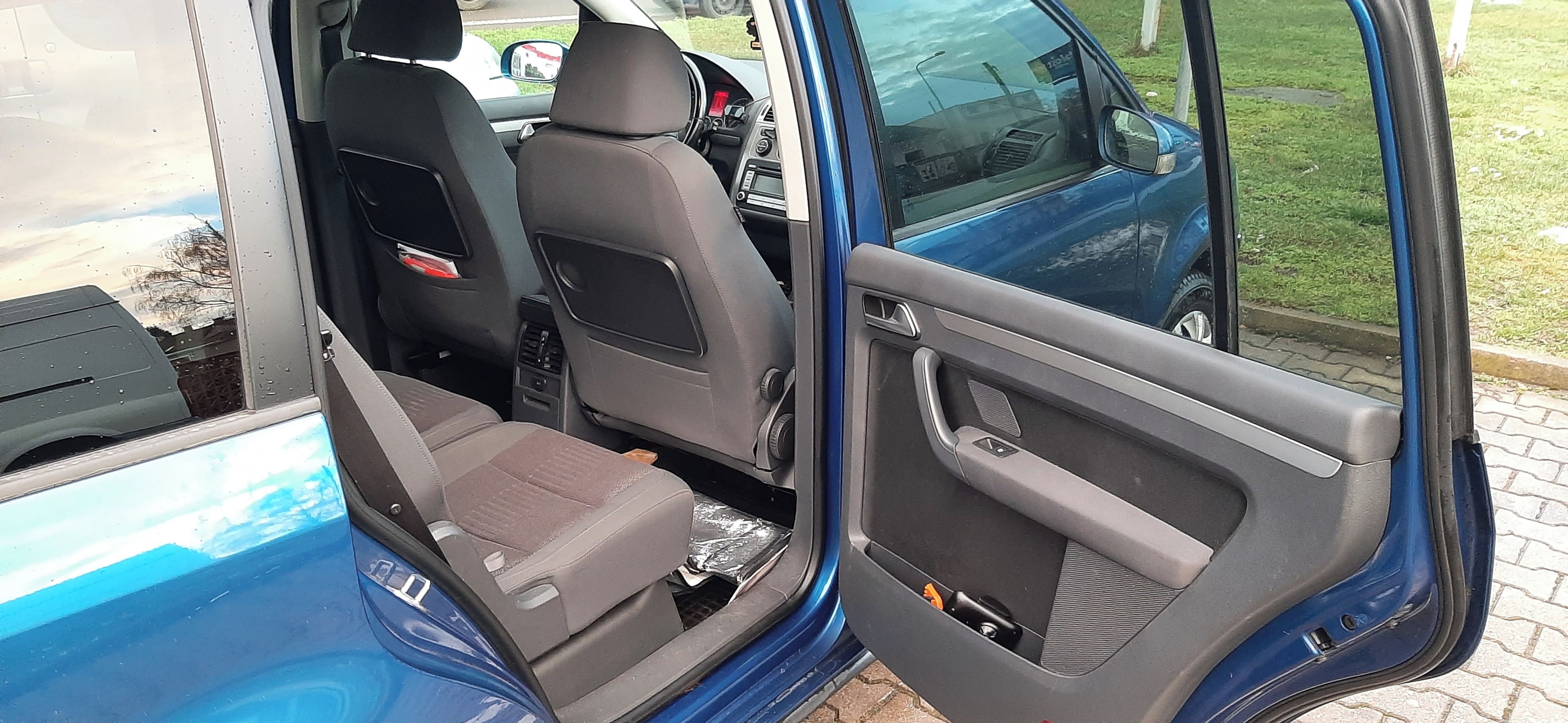 Volkswagen Touran, 2.0 Eco Fuel - fotka 5