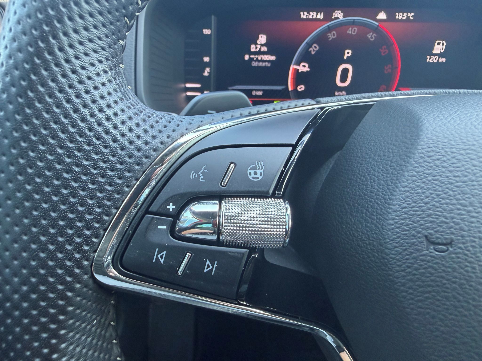 Škoda Karoq, Sportline 2,0TDI 110kW DSG - fotka 6