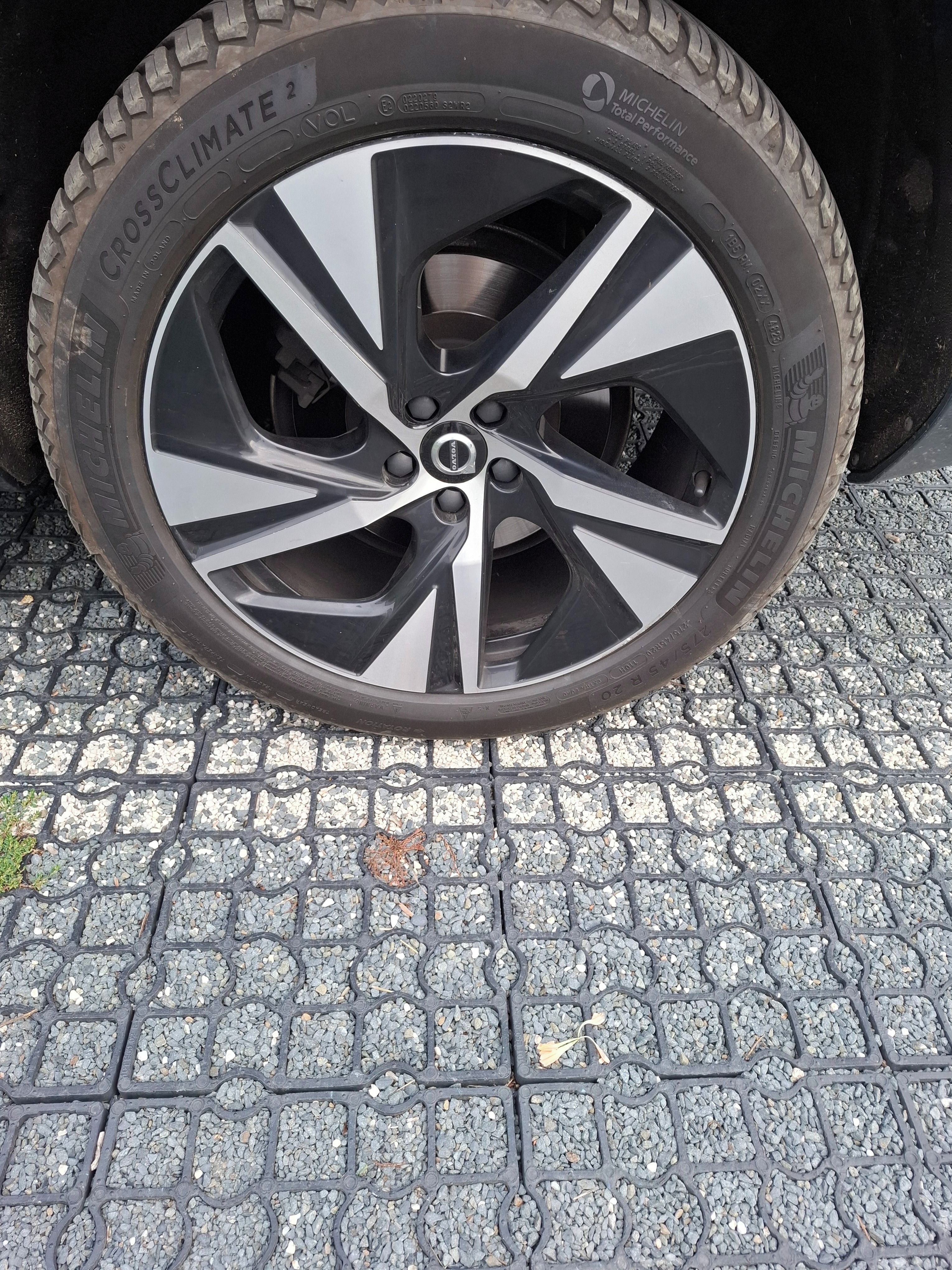 Volvo XC90, Prodám Volvo XC 90 B5 2020 AWD - fotka 4