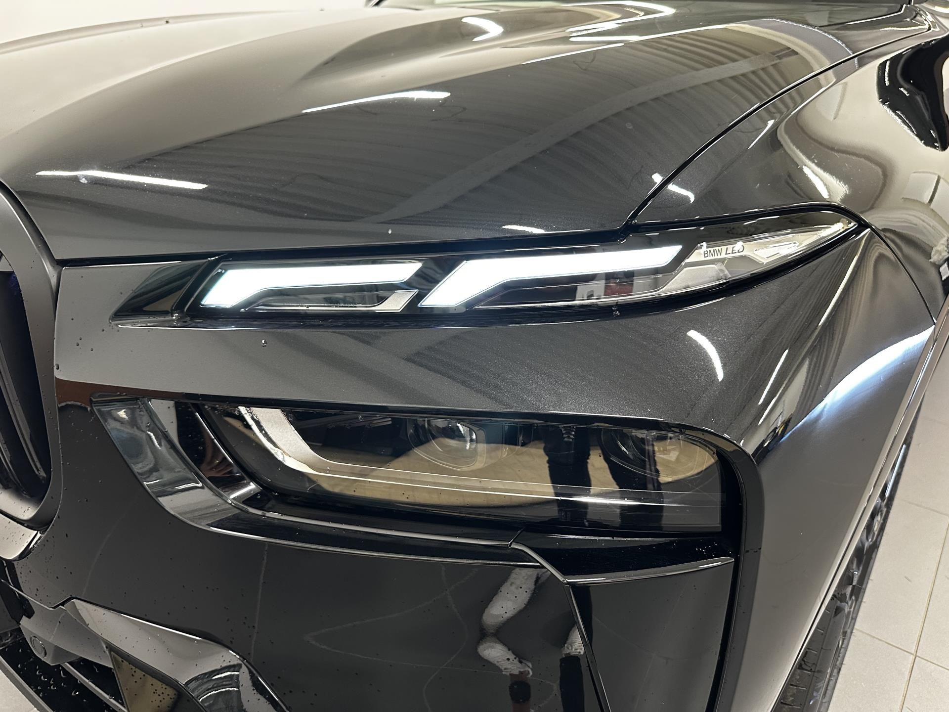 BMW X7, X7 xDrive40d - fotka 4