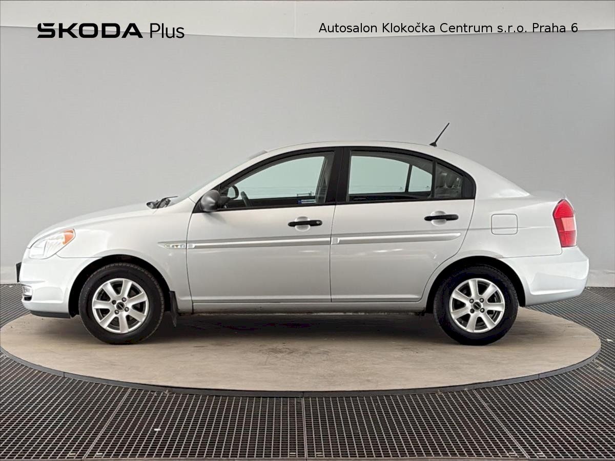 Hyundai Accent, i ,71 kW - fotka 3