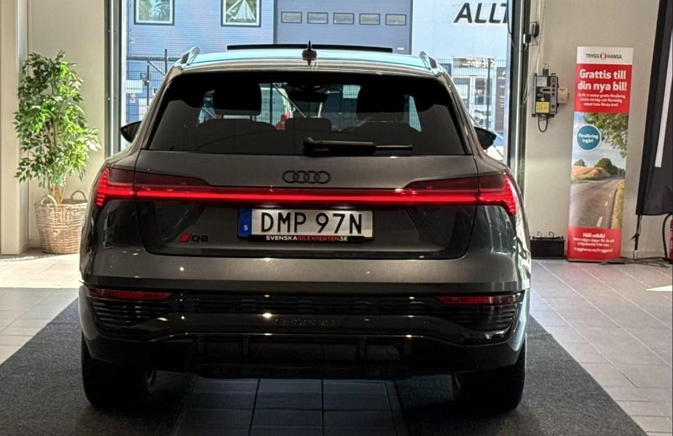 Audi Q8 e-tron, 55 Q SoH 97% 360k Pano Tažné - fotka 5