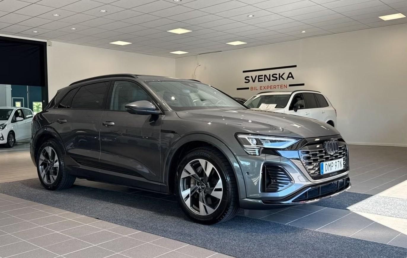 Audi Q8 e-tron, 55 Q SoH 97% 360k Pano Tažné - fotka 2