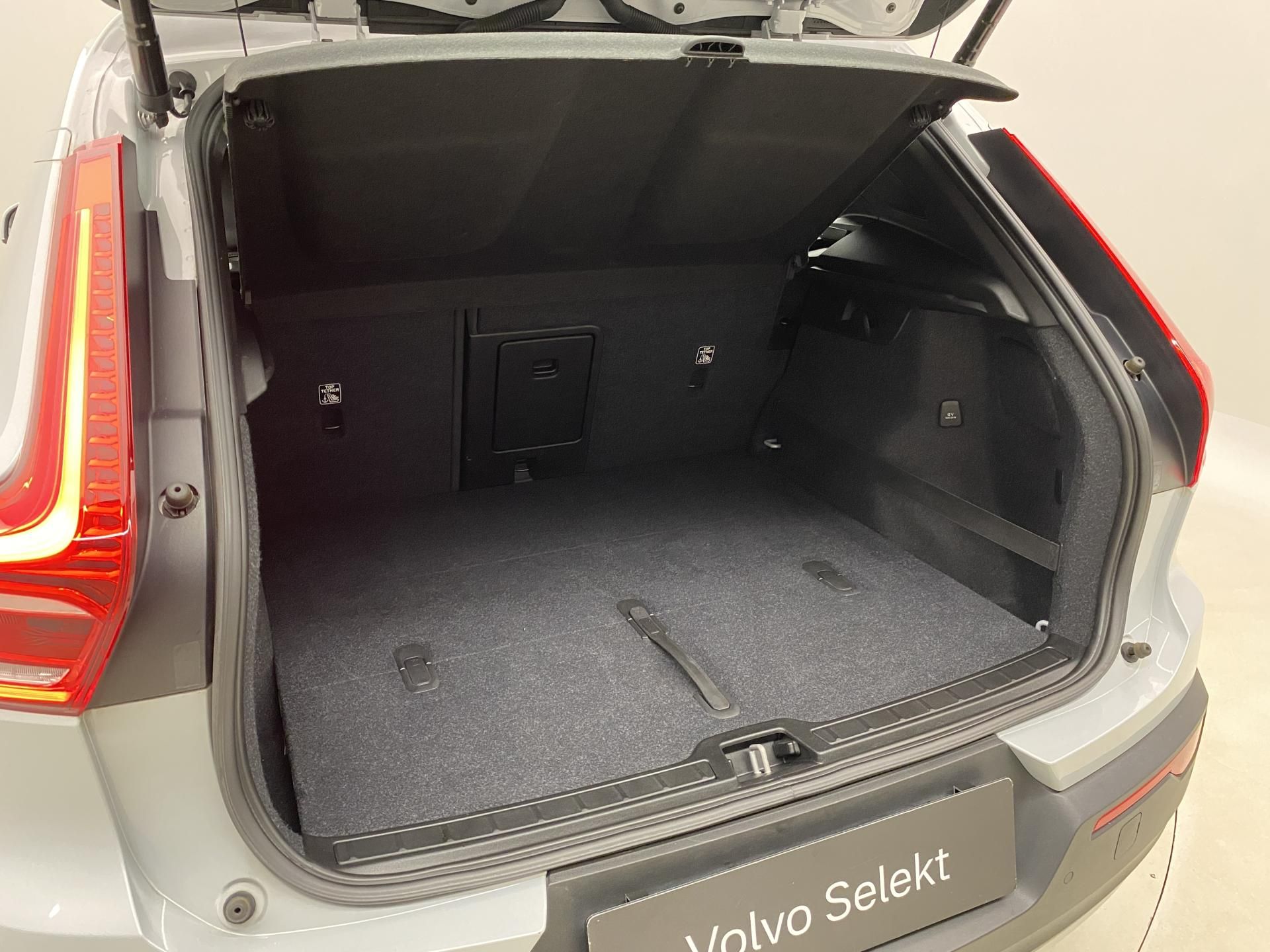 Volvo XC40, D3 MOMENTUM AUT - fotka 5